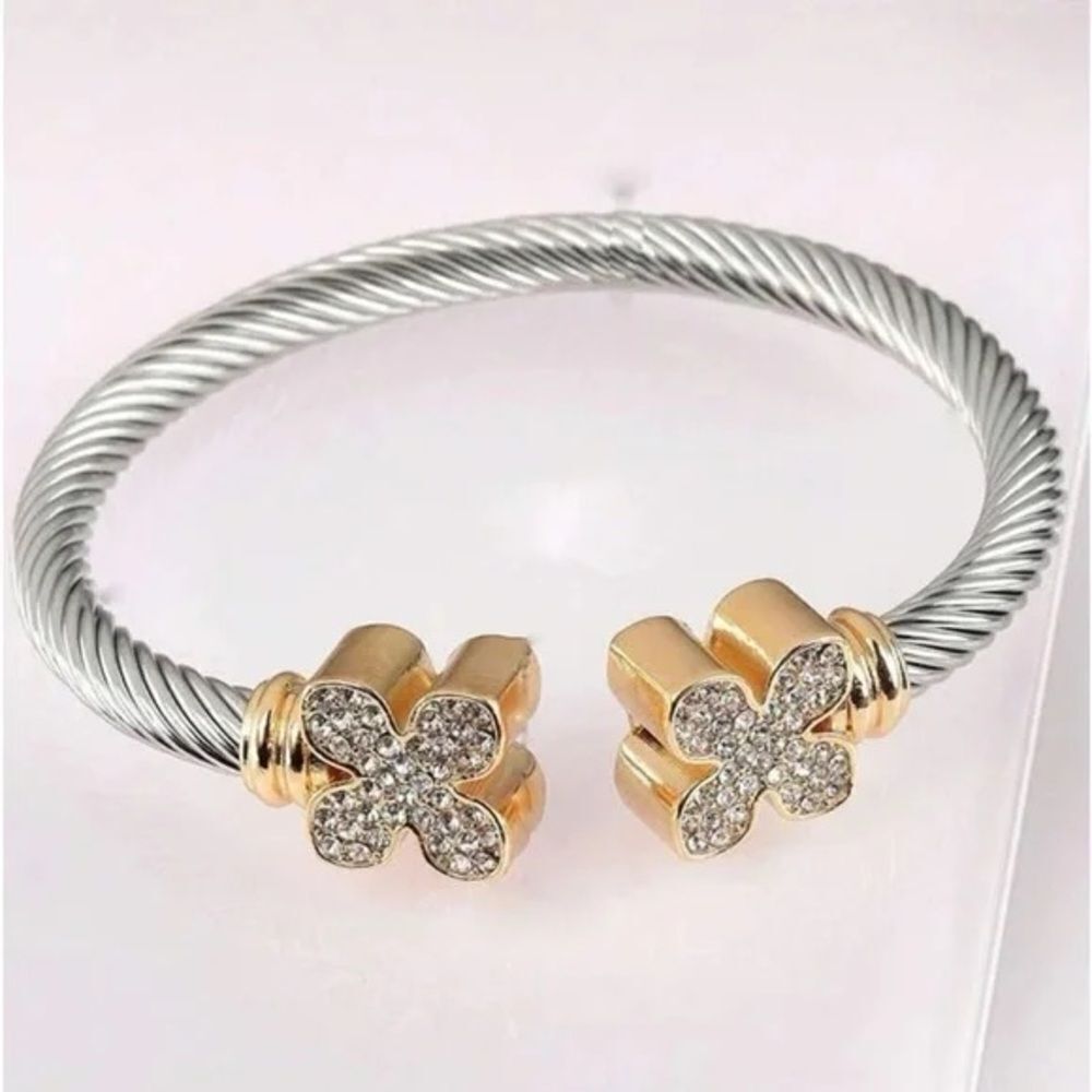 Clover bangle  M932